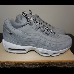 Nike Air Max 95 SE Pull Tab Wolf Grey